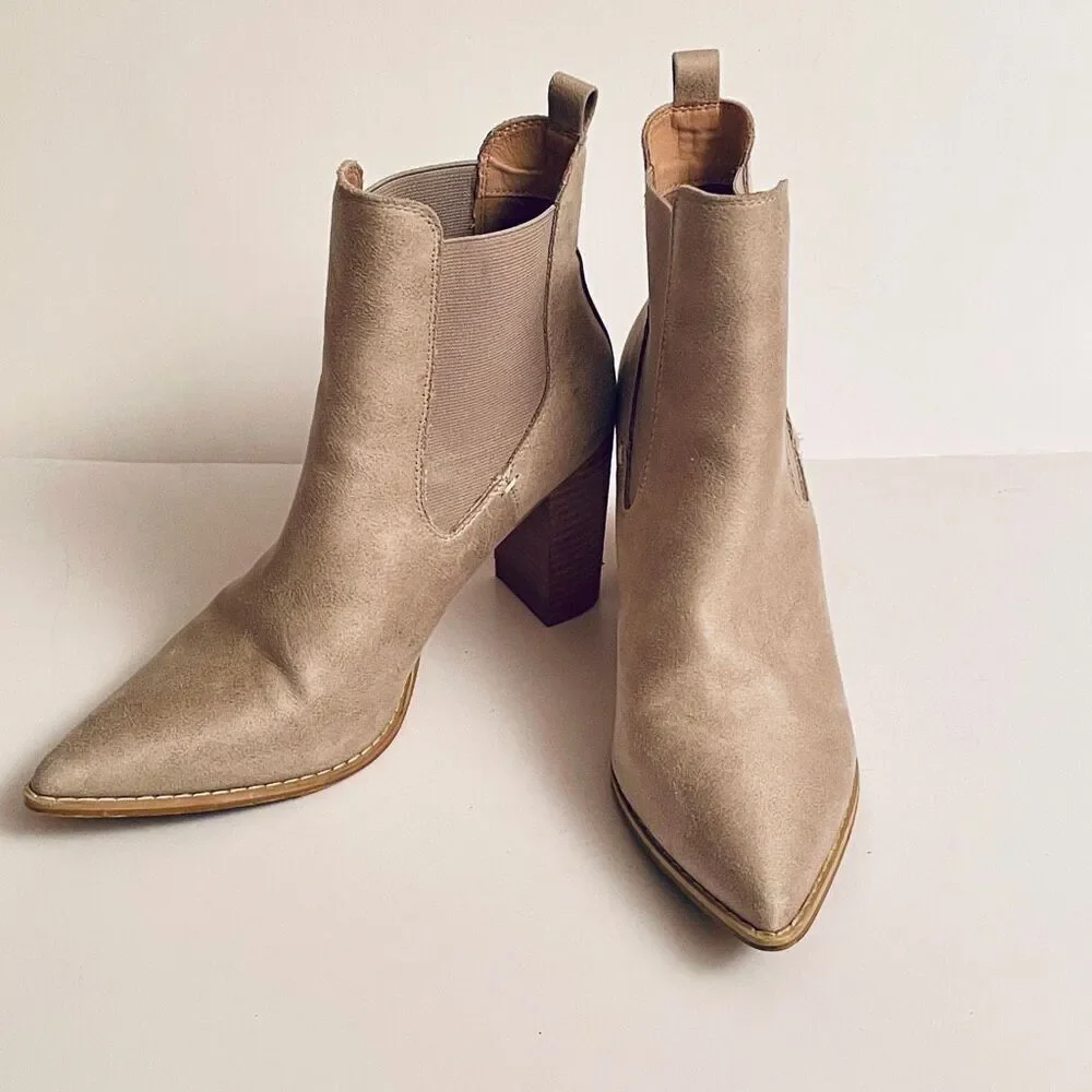 Mi.im Pu leather 8.5 Ankle booties /boots pointed toe elastic panels block heel